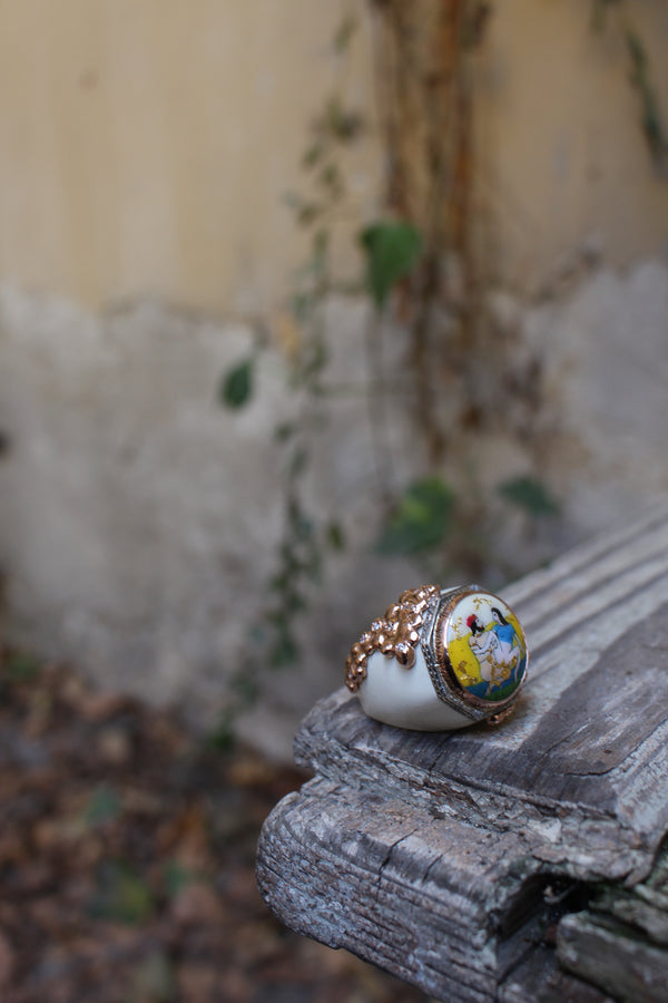 Bague avec scène érotique