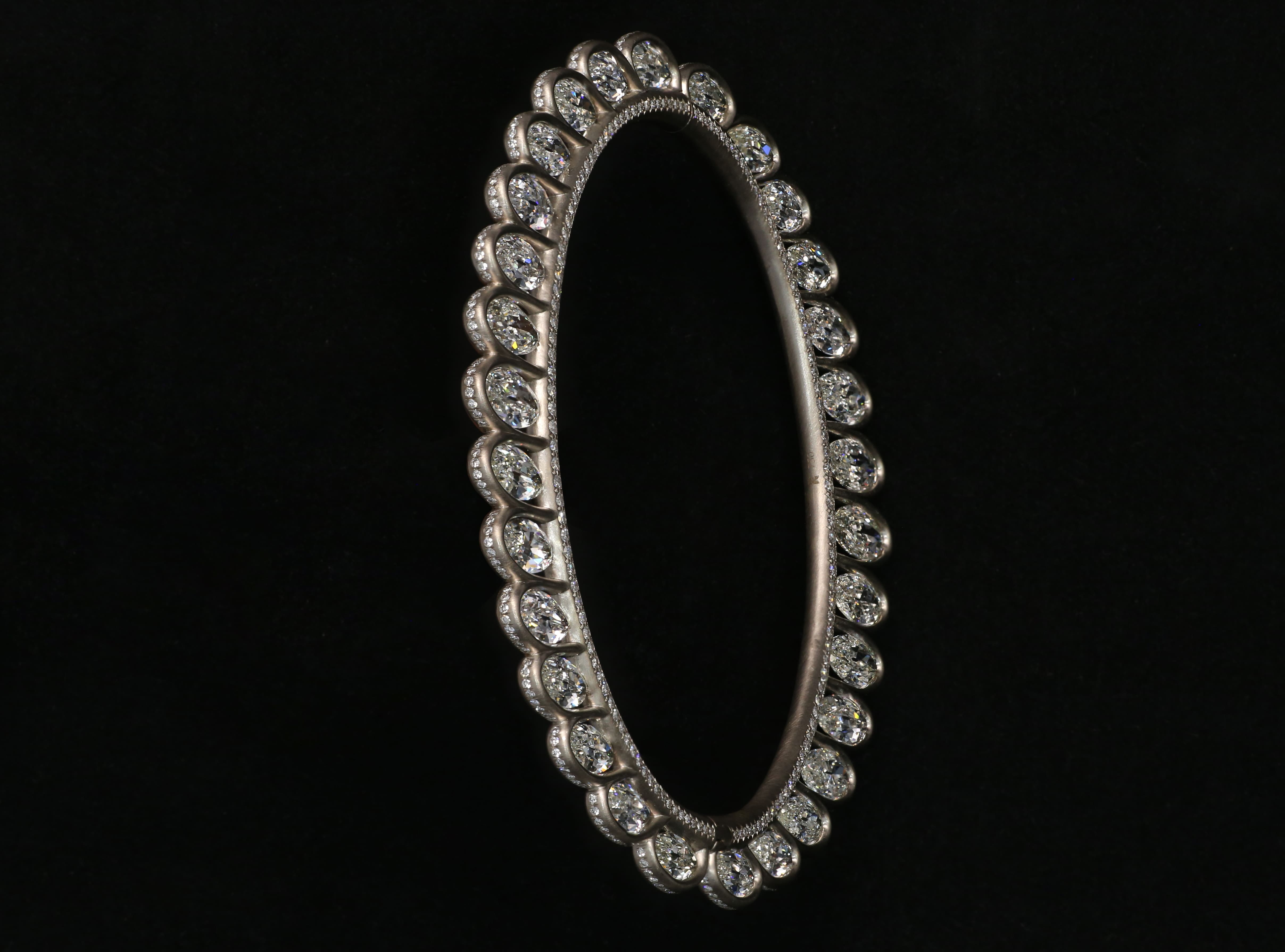 Architrave Moval Bangle