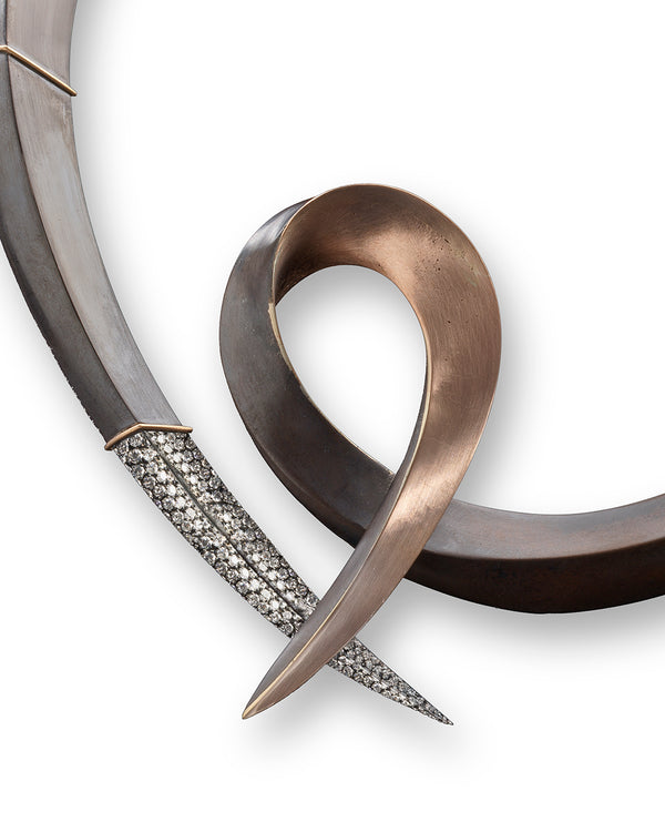 Curvy Necklace