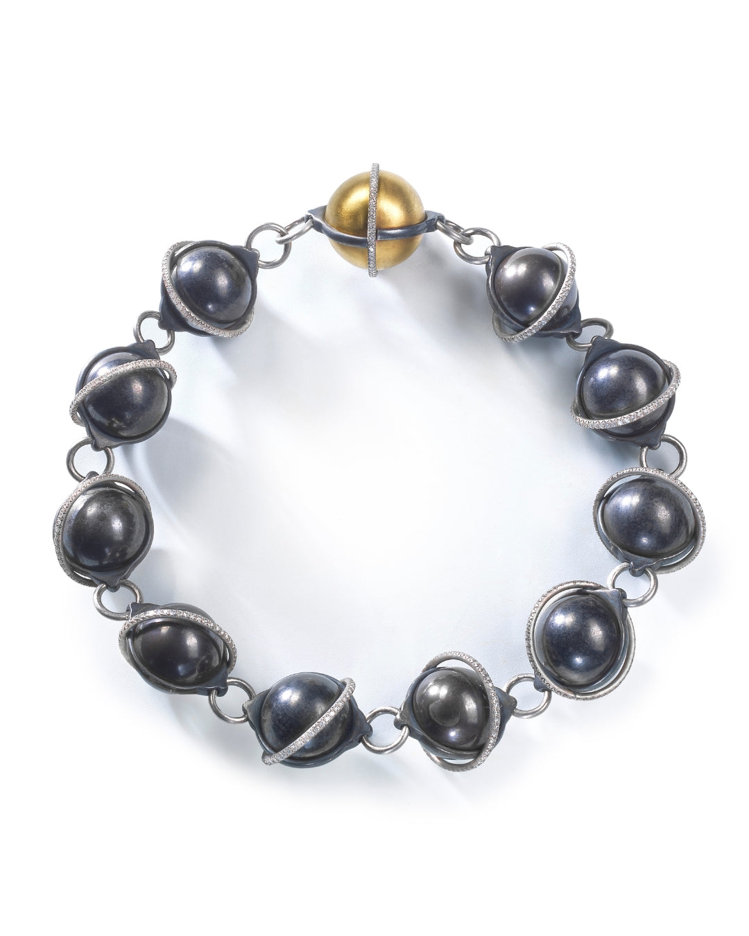 Collier Sun Shadows